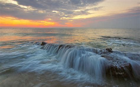 Time-lapse Photo of Body of Water at Golden Hour · Free Stock Photo