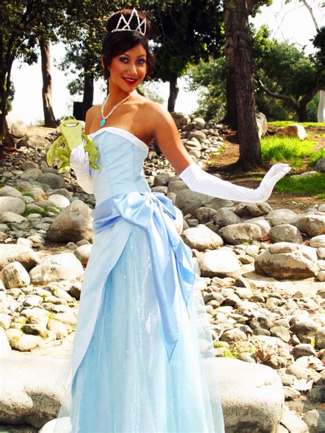 If you decided to make a Tiana cosplay, which of her dresses would you choose to wear? Poll ...