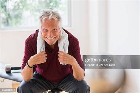 2,980 Old People Gym Stock Photos, High-Res Pictures, and Images - Getty Images