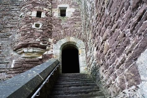 Guide to Doune Castle. Scotland - Historic European Castles