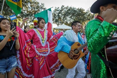 Fiesta de Pueblo: County Hispanics celebrate Three Kings day