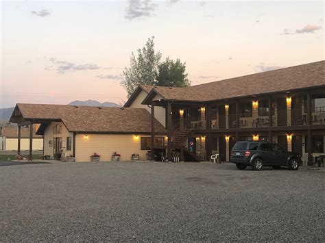 RED BEAR INN (ENNIS, MT): 36 fotos, comparação de preços e avaliações - Tripadvisor