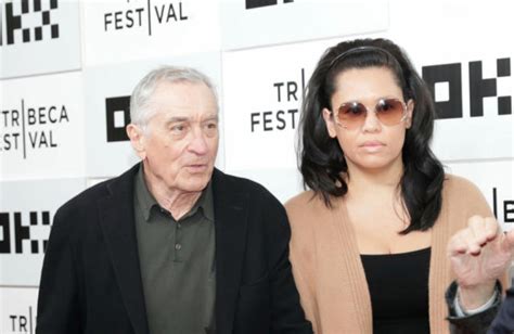 Robert De Niro's girlfriend suffered 'postpartum complication'