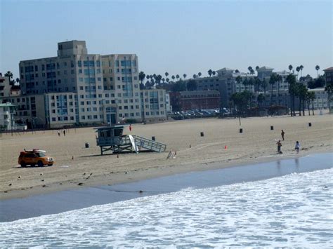 Santa Monica Beach | Looking up the beach from the pier, all… | Flickr
