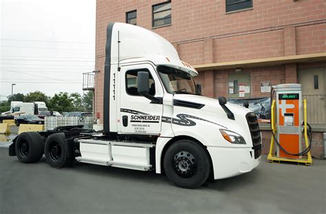 Schneider grows electric truck fleet - Truck News