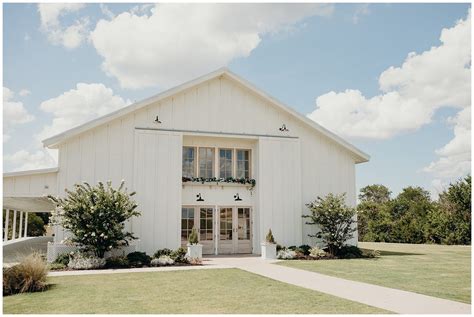 Best Dallas Wedding Venues - Leah Goetzel Photography