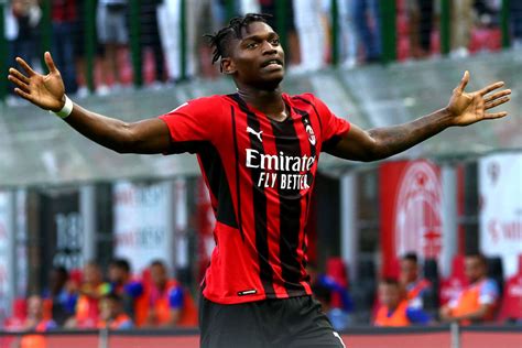 Real Madrid su Leao, il piano del Milan