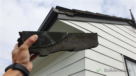 Roof edge repair (# 470109) | Builderscrack