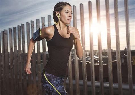 10 Best Headphones for Running | CleverTopic