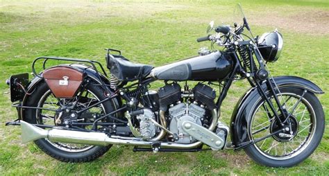 1937 Brough Superior SS80 | Bike-urious