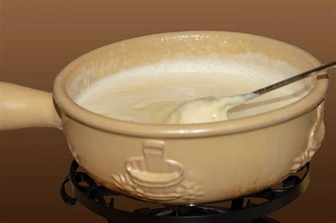 10 Best Fondue Pots And Sets On The Market For 2022 | Dinners And Dreams