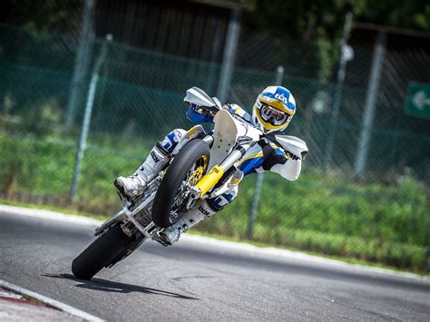 The Five Mistakes You Make Riding a Supermoto - Asphalt & Rubber