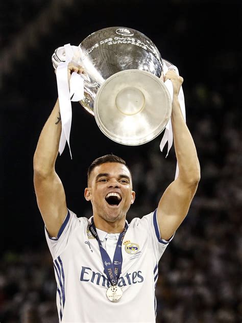 Pepe at real madrid: 🏆🏆🏆 liga 🏆🏆🏆 copa del rey 🏆🏆 uefa super cup 🏆🏆 his ...