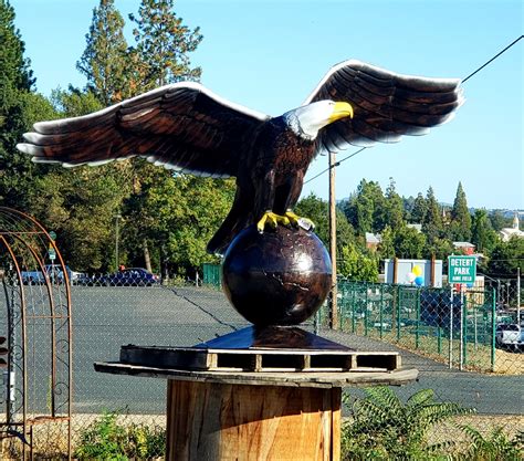 Patriotic Eagle, Majestic Large Bald Eagle Yard Art and Sculpture - The ...