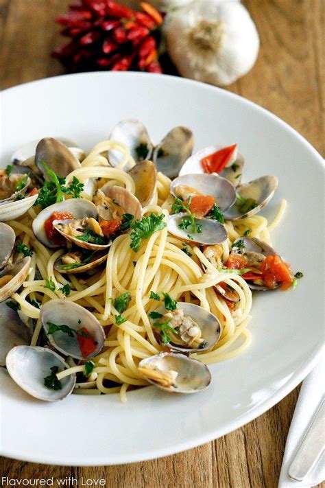 Spaghetti Vongole | Spaghetti vongole, Skinny pasta recipes, Pasta recipes