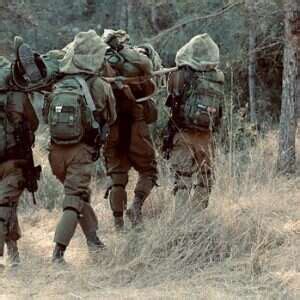 IDF soldiers confused, 'afraid to use weapons in self-defense' - www.israelhayom.com