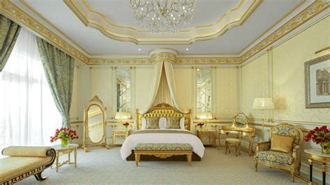 Royal Suite Bedroom | Luxury hotel room, Luxury hotel room bedroom suites, Dubai hotel