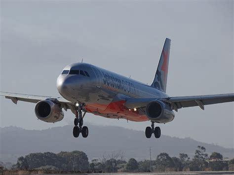 Jetstar Airbus A-320 at Brisbane on Oct 23rd 2020, rejected takeoff due ...