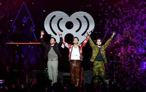 Jonas Brothers announce large North American stadium tour - OLDERNEWS