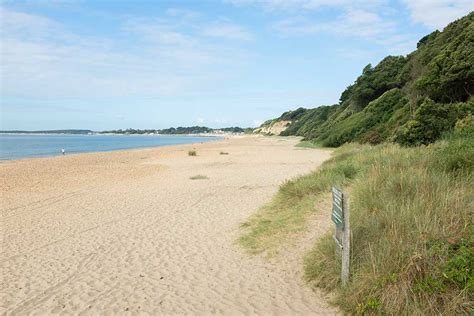 Highcliffe Castle Beach - Visitor information and car park | Dorset Guide