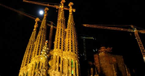 Barcelona Night Tour - Private Tour by Sidecar | BrightSide Tours