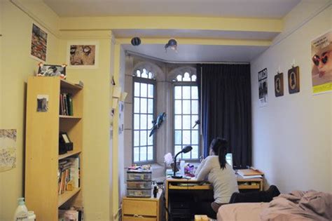 YALE PRIVATE SINGLE DORM Campus Dorm, Uni Dorm, College Dorm Rooms ...