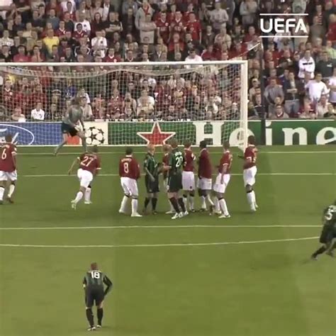 16 years ago today, Shunsuke Nakamura scored THAT free-kick against Man United 🚀🚀🚀 | By ...