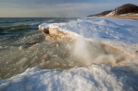 Lago Michigan Shoreline Do Inverno Foto de Stock - Imagem de neve ...