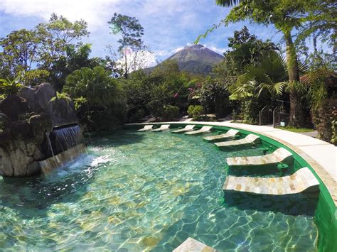 Book Paradise Hot Springs Thermal Resort in La Fortuna | Hotels.com