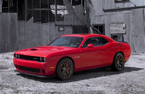 EXCLUSIVE CARS: Dodge Challenger SRT Hellcat – two keys, one helluva engine