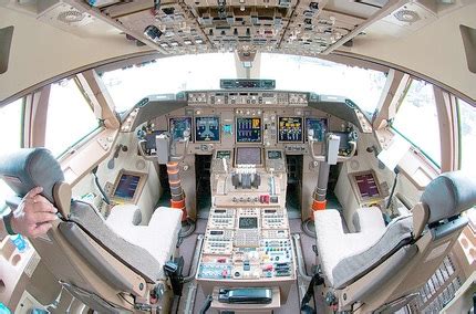 Boeing 747-8 Cockpit | Boeing 747