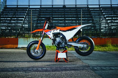 KTM Launches Refined 450 SMR Supermoto Track Bike - Roadracing World ...