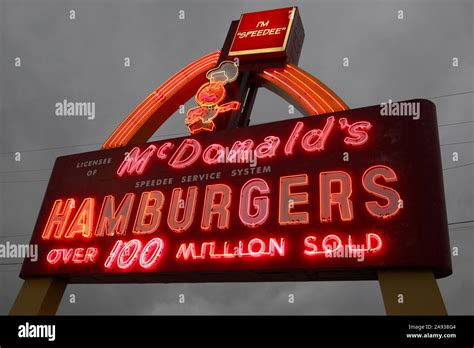 Vintage mcdonalds sign hi-res stock photography and images - Alamy