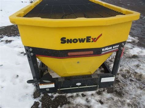 Hydraulic salt spreader, Snowex, V-Maxx 8500, 8'W x 4'D x 40"H, in good condition, never been ...