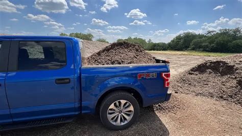 How Much Mulch Can Fit In A Truck Bed? - Everyday Home Repairs