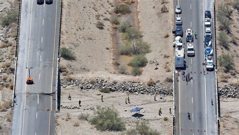 Collapse of the I-10 bridge that joins Arizona and California: Photos