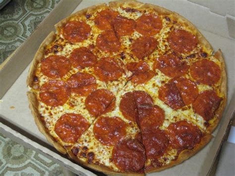 Thin crust pizza isn't good at all : r/unpopularopinion