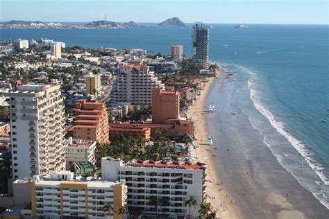 Mazatlan zona dorada - qustcentral