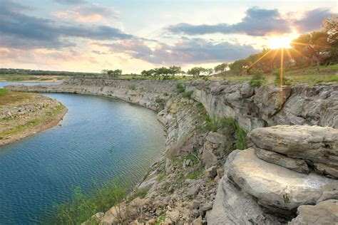 Idylls of the Range: A Tale of Old Lago Vista, Texas - Texas Hill Country