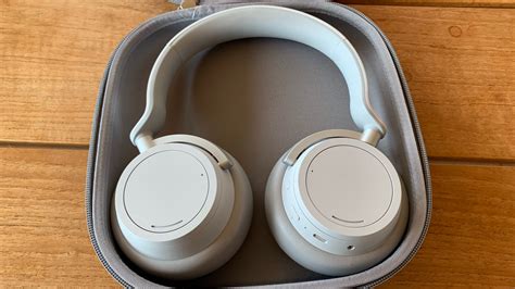 Review: Microsoft Surface Headphones - A solid first attempt