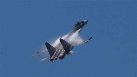 Sukhoi SU-35 fighter has all the right moves at Paris Air Show | Sukhoi ...