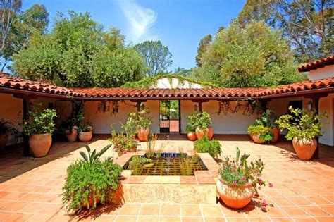 Spanish Courtyard | Home Decor | Pinterest | Spanish style houses, Spanish style and Spanish