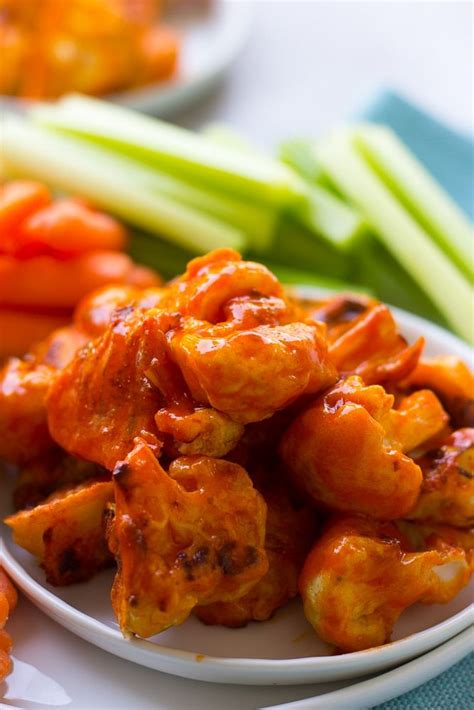 Cauliflower Buffalo Wings -a healthy, vegan alternative to chicken wings! Easy recipe. #vegan ...