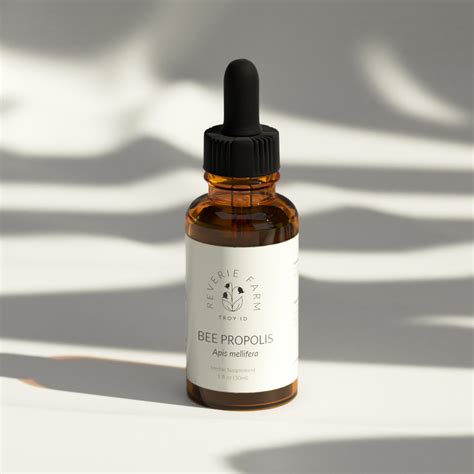 Bee Propolis Tincture, Apis mellifera alcohol extract - Reverie Farm