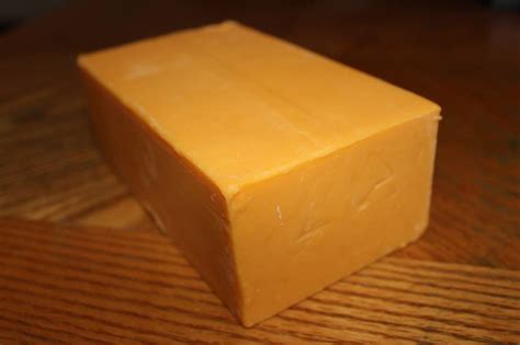 Why is Cheddar Cheese Orange? Because it's FAKE! - Off Grid World