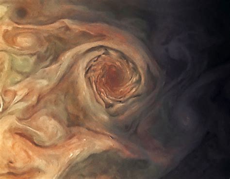 NASA’s $1 Billion Juno Probe Sends Back Stunning Photos of Jupiter’s ...