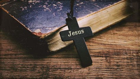 Cross And Bible Wallpapers - Wallpaper Cave