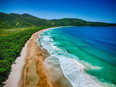 Discover Lopes Mendes Beach, a paradise on Ilha Grande - Brazil