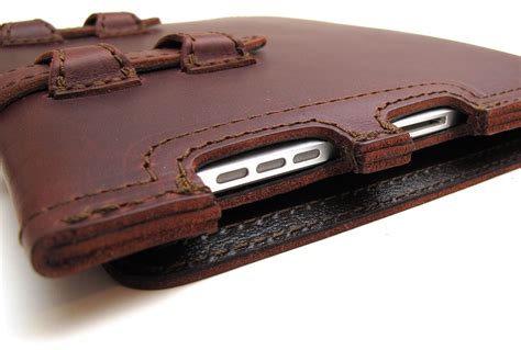 Saddleback Leather iPad Case Review – The Gadgeteer