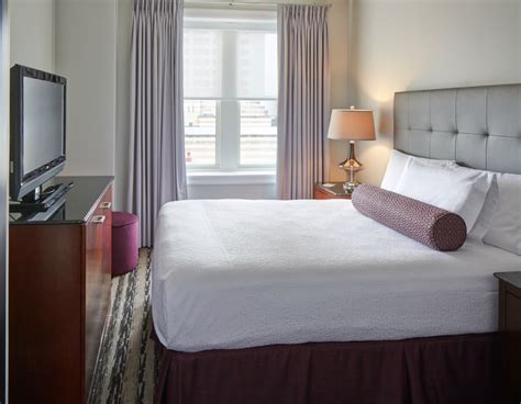 Downtown Atlanta Hotels | Rooms + Suites | Georgian Terrace